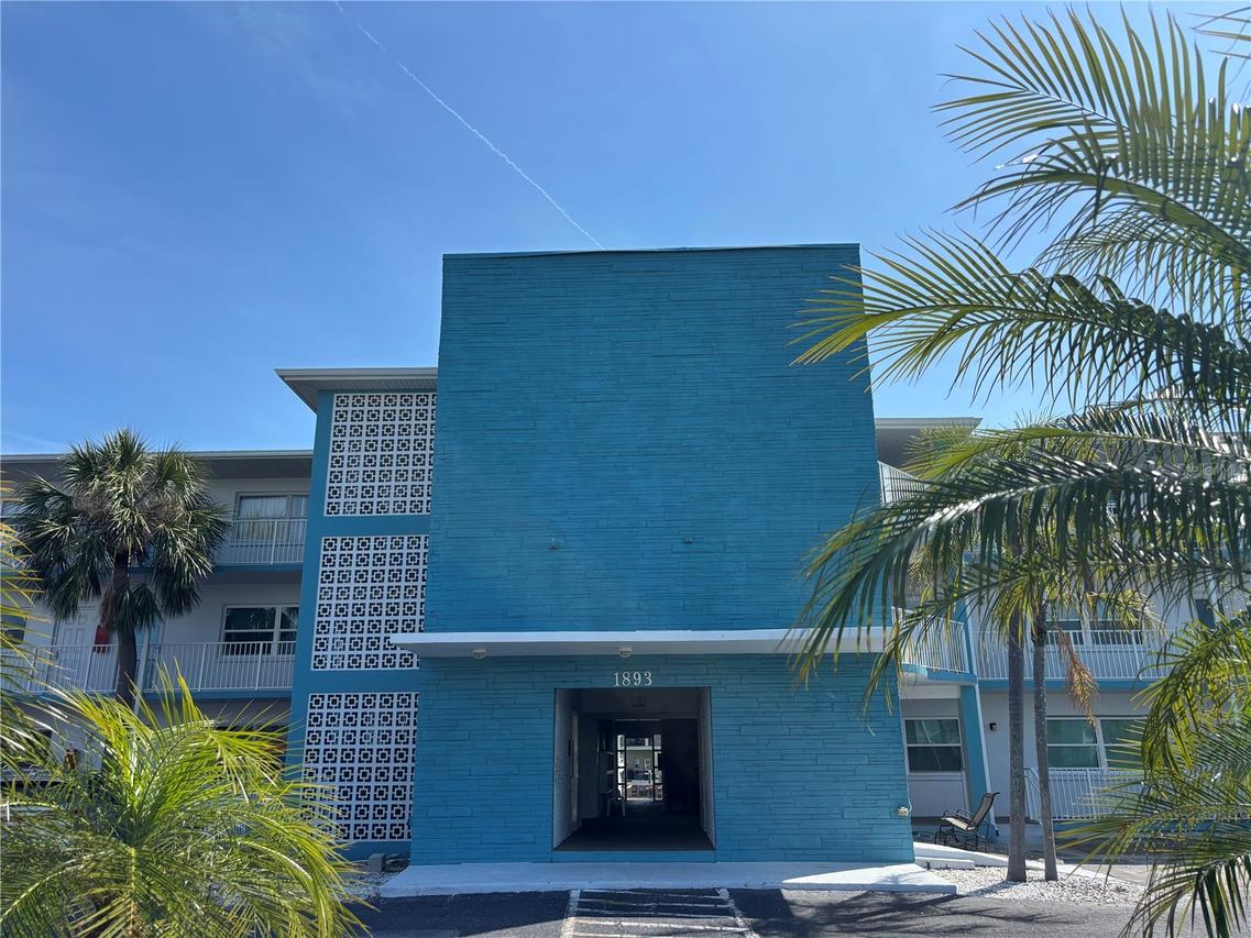 1893 Shore Dr. #114, South Pasadena, FL 33707