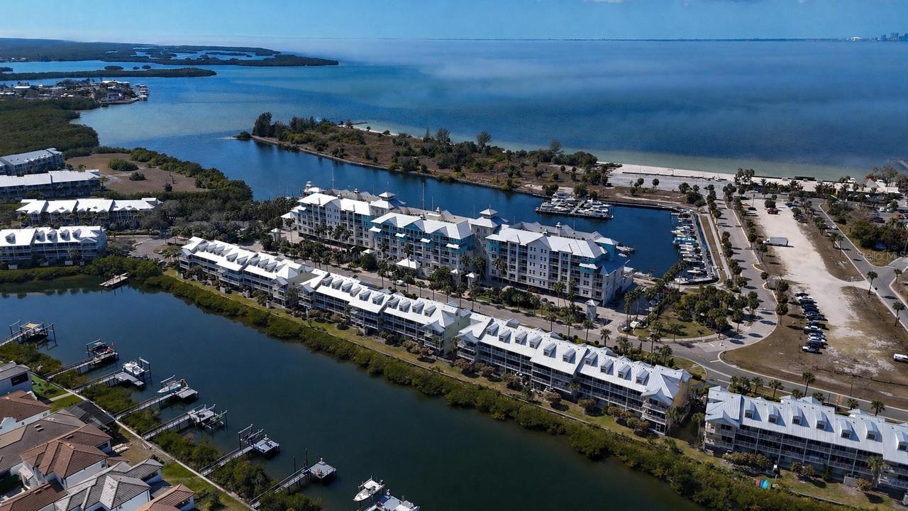547 Bahia Beach Blvd., Ruskin, FL 33570