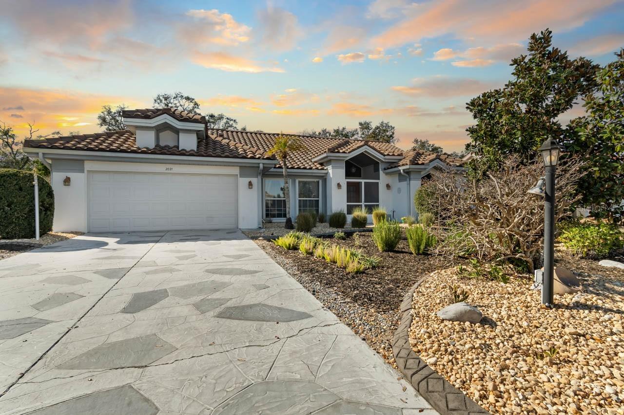 2021 Berry Roberts Dr., Sun City Center, FL 33573