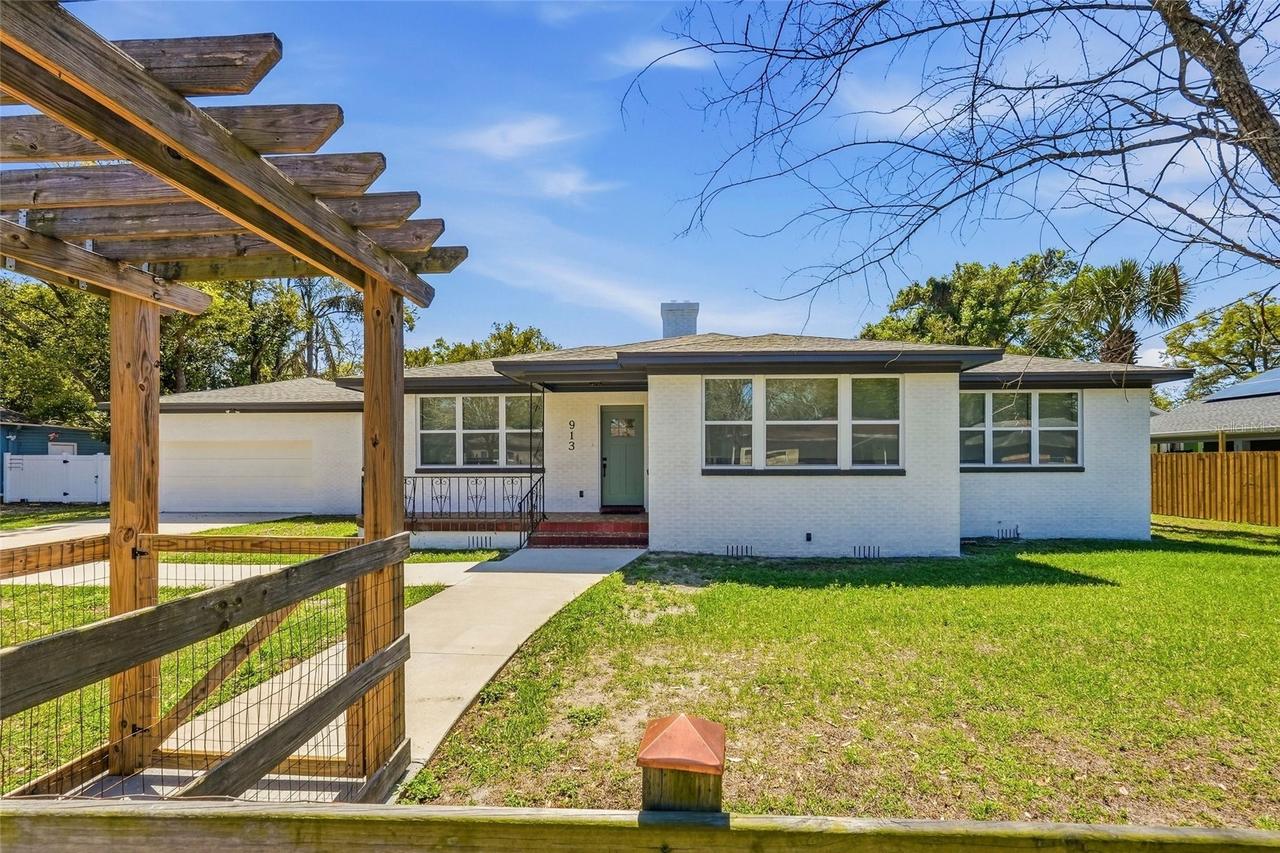 913 E Genesee St., Tampa, FL 33603