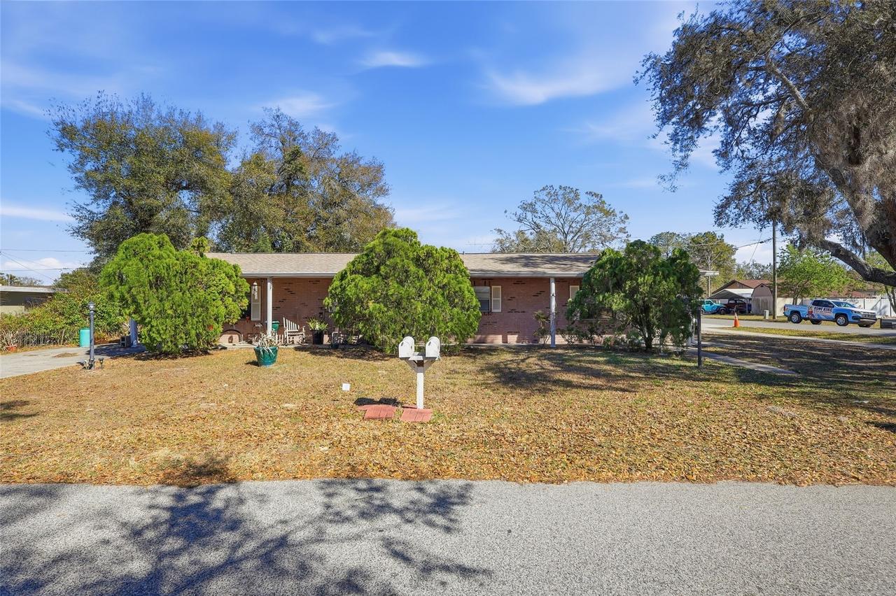 6112 & 6116 9th St., Zephyrhills, FL 33542