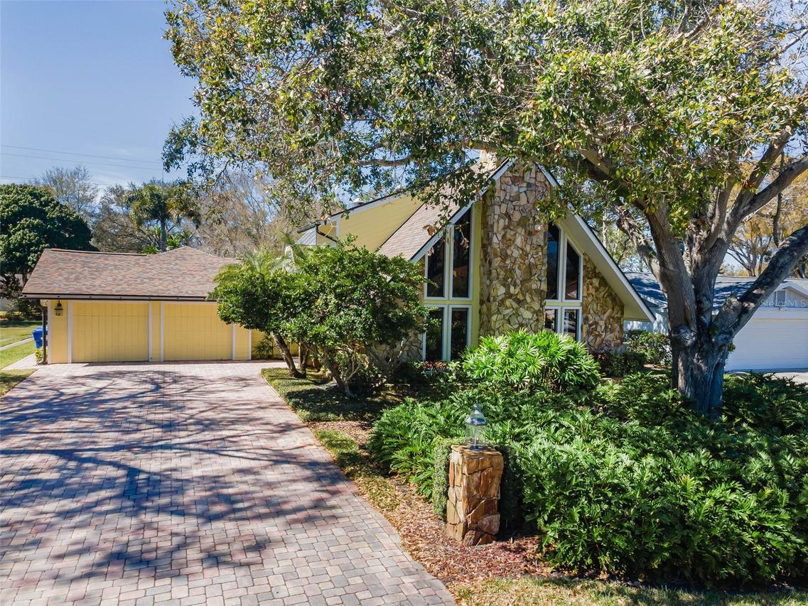 1944 Levine Ln., Clearwater, FL 33760