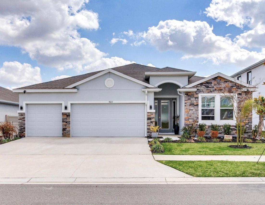 9822 Shoreline View Way, Wesley Chapel, FL 33545