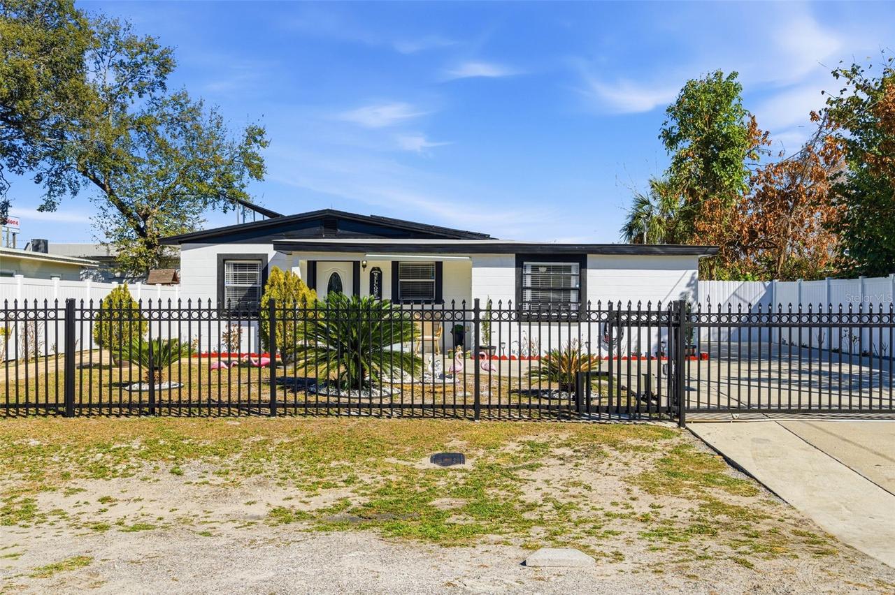 8907 N Tampa St., Tampa, FL 33604