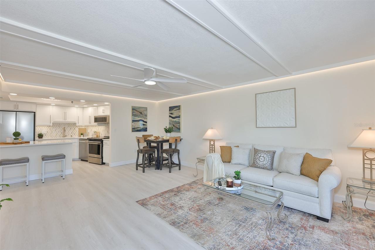 7430 Sunshine Skyway Ln. #305, St Petersburg, FL 33711