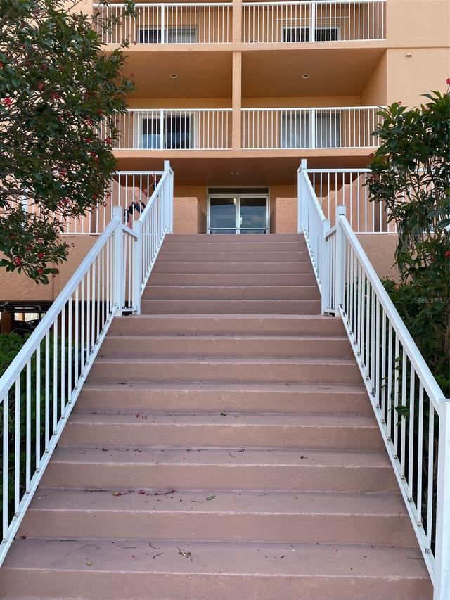 7430 Sunshine Skyway Ln. #305, St Petersburg, FL 33711