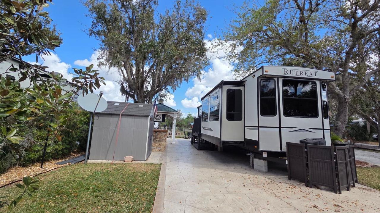 431 Waterway Dr., River Ranch, FL 33867