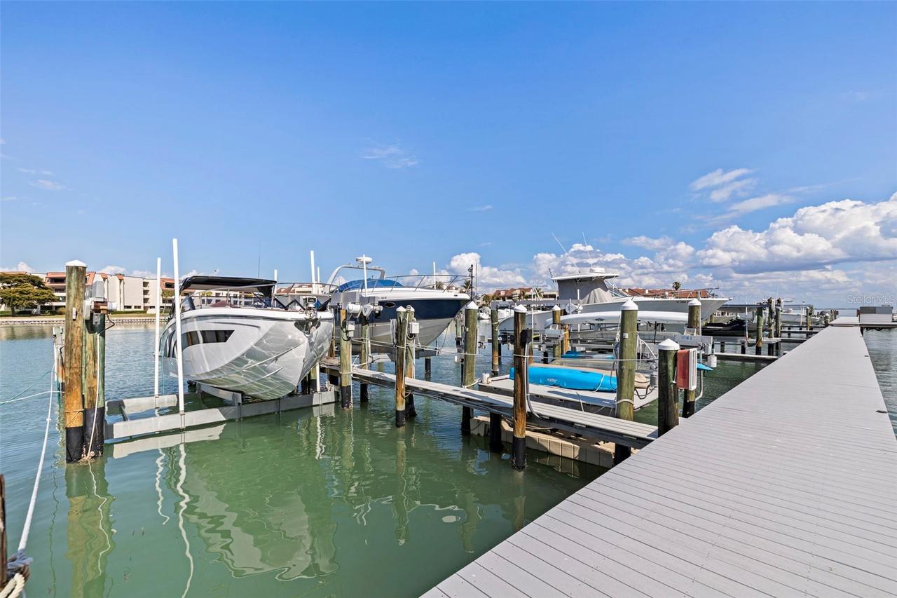 117 Yacht Club Ln., Tierra Verde, FL 33715