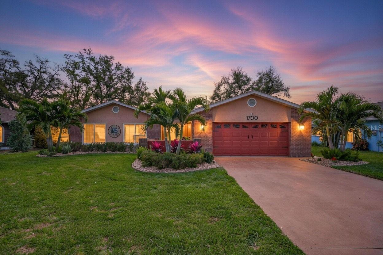 1700 Glen Lakes Blvd., St Petersburg, FL 33702