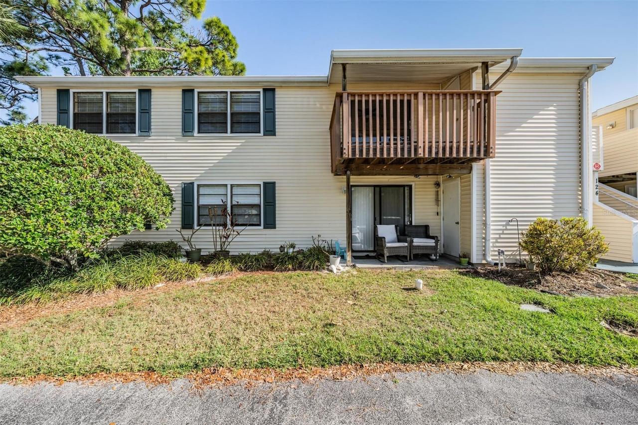 124 Loblolly Ct. #H, Oldsmar, FL 34677