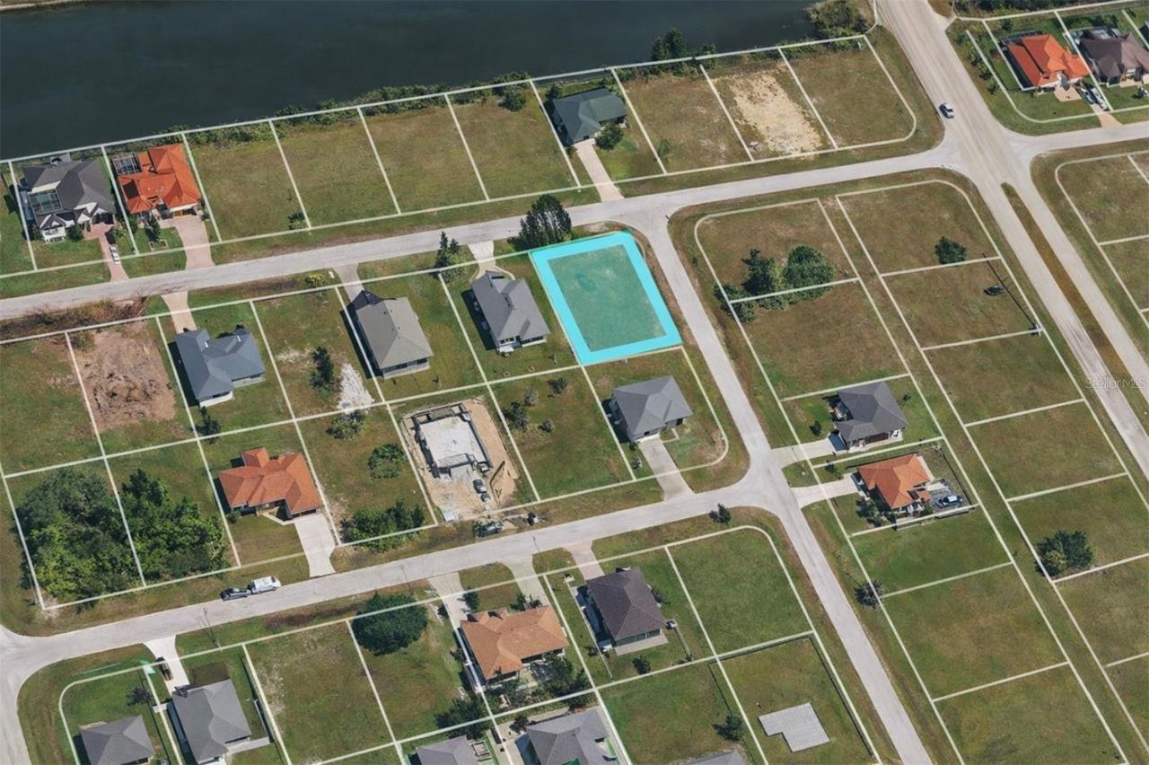 2416 NW 9th Ter., Cape Coral, FL 33993