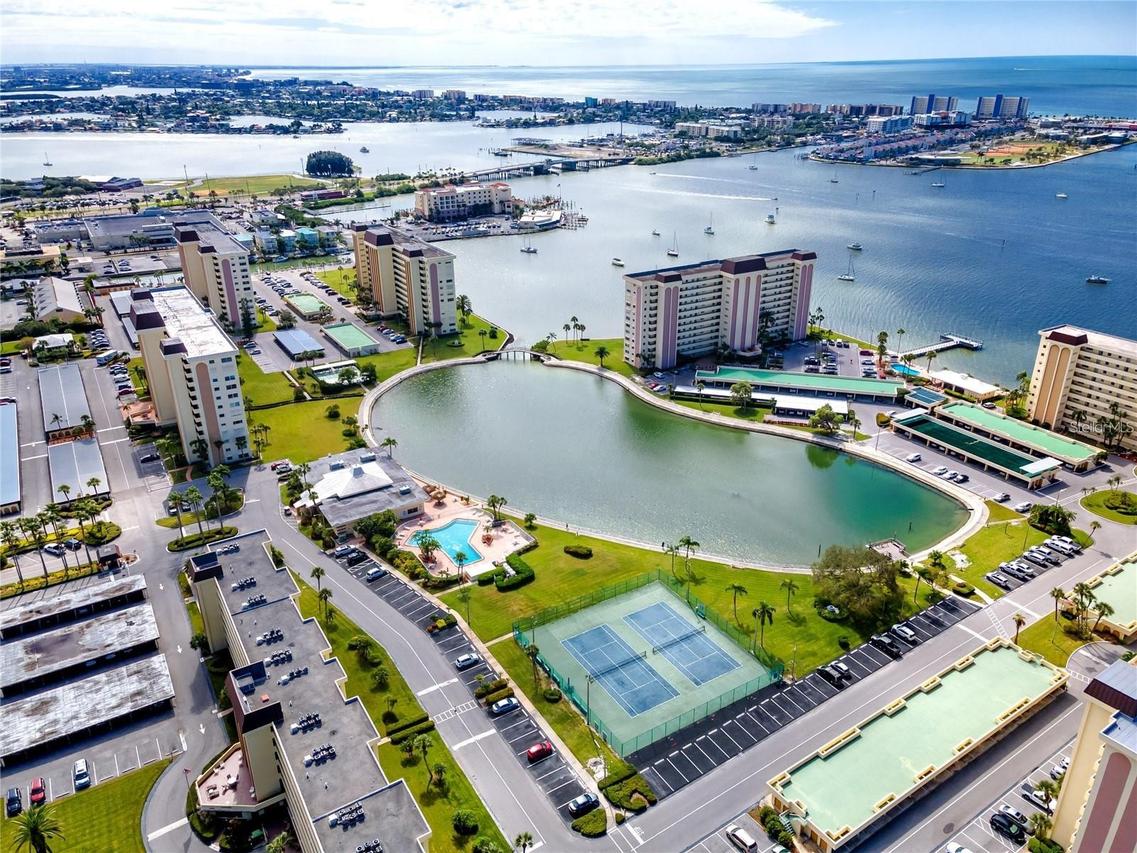 4650 Cove Cir. #409, St Petersburg, FL 33708