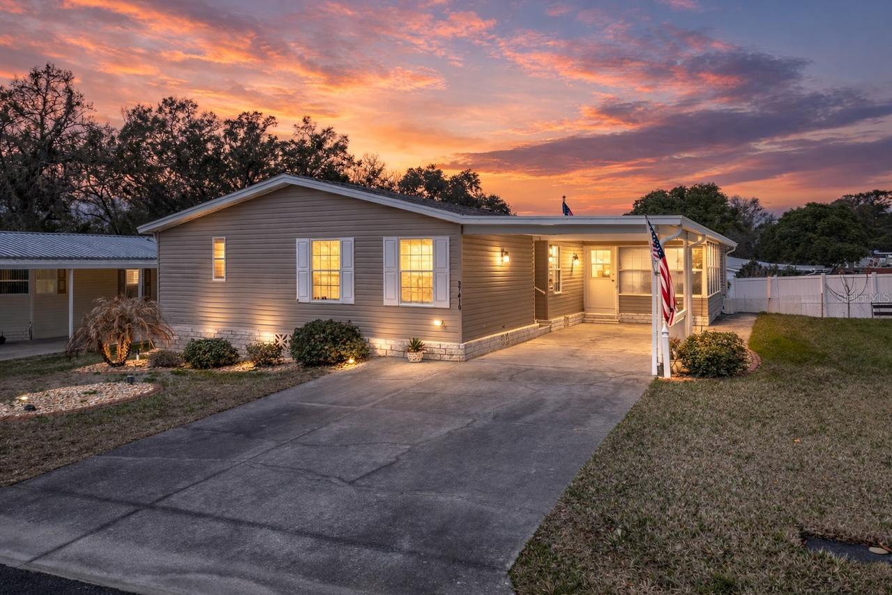 37410 Neukom Ave., Zephyrhills, FL 33541