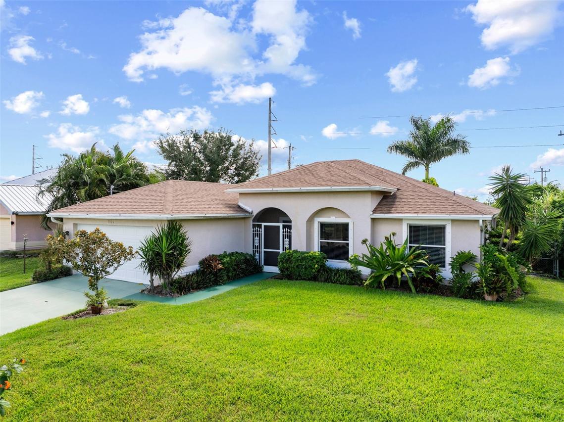 1526 NW 24th Ter., Cape Coral, FL 33993
