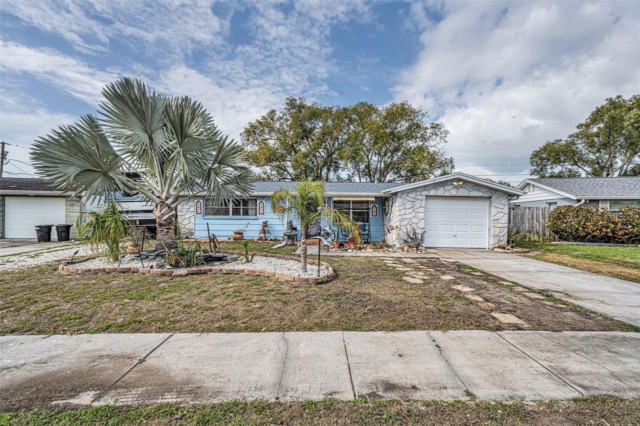 1131 Royalwood Dr., Holiday, FL 34690