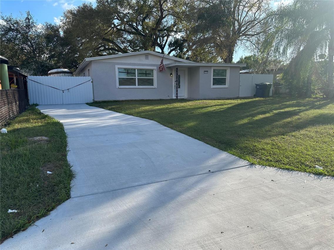 4305 E Henry Ave., Tampa, FL 33610