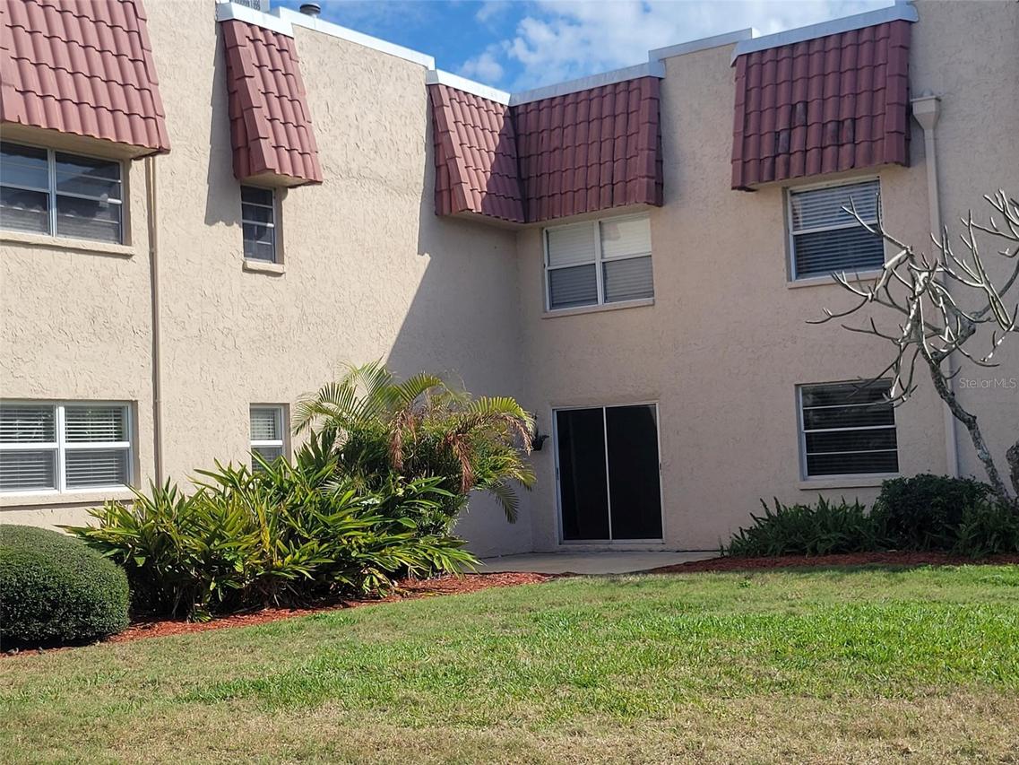 10032 65th Ave. #8, St Petersburg, FL 33708