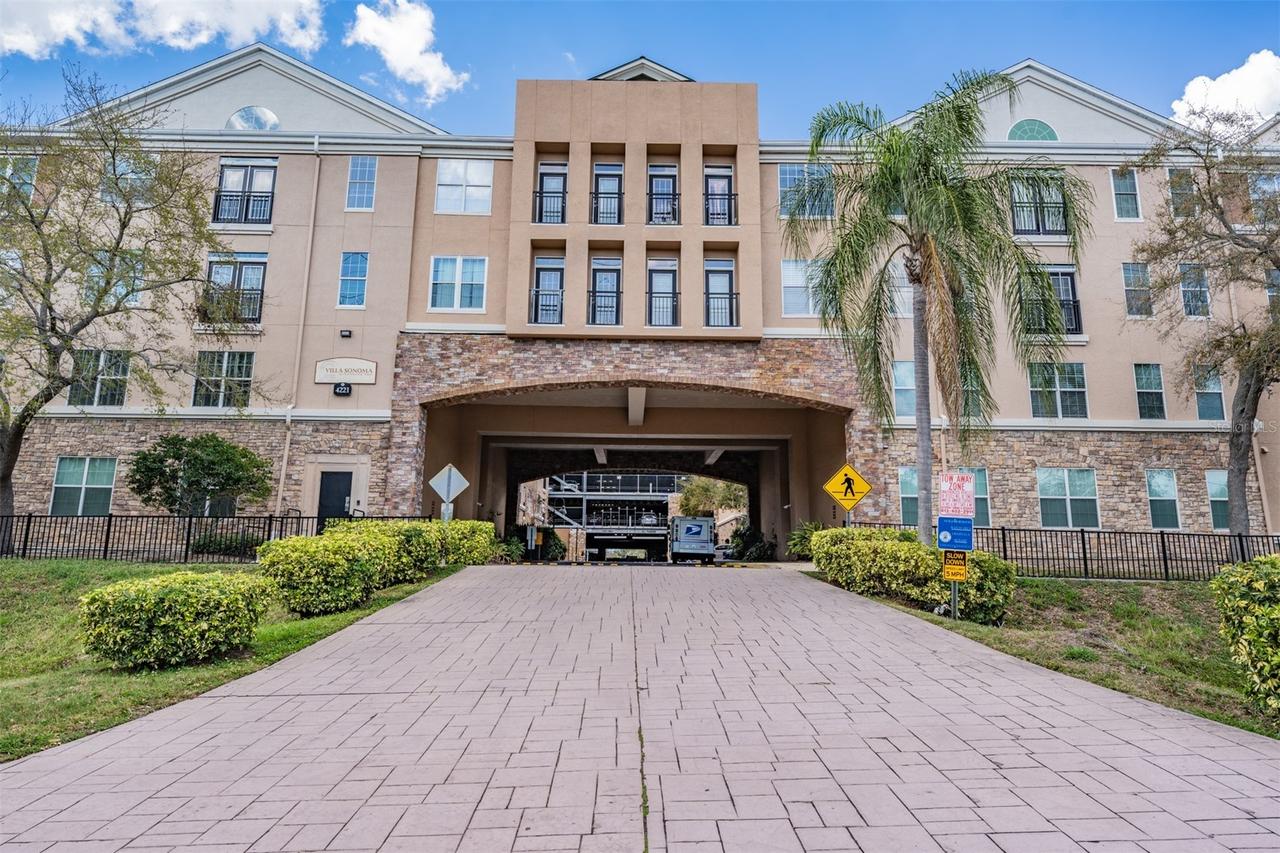 4221 W Spruce St. #1302, Tampa, FL 33607