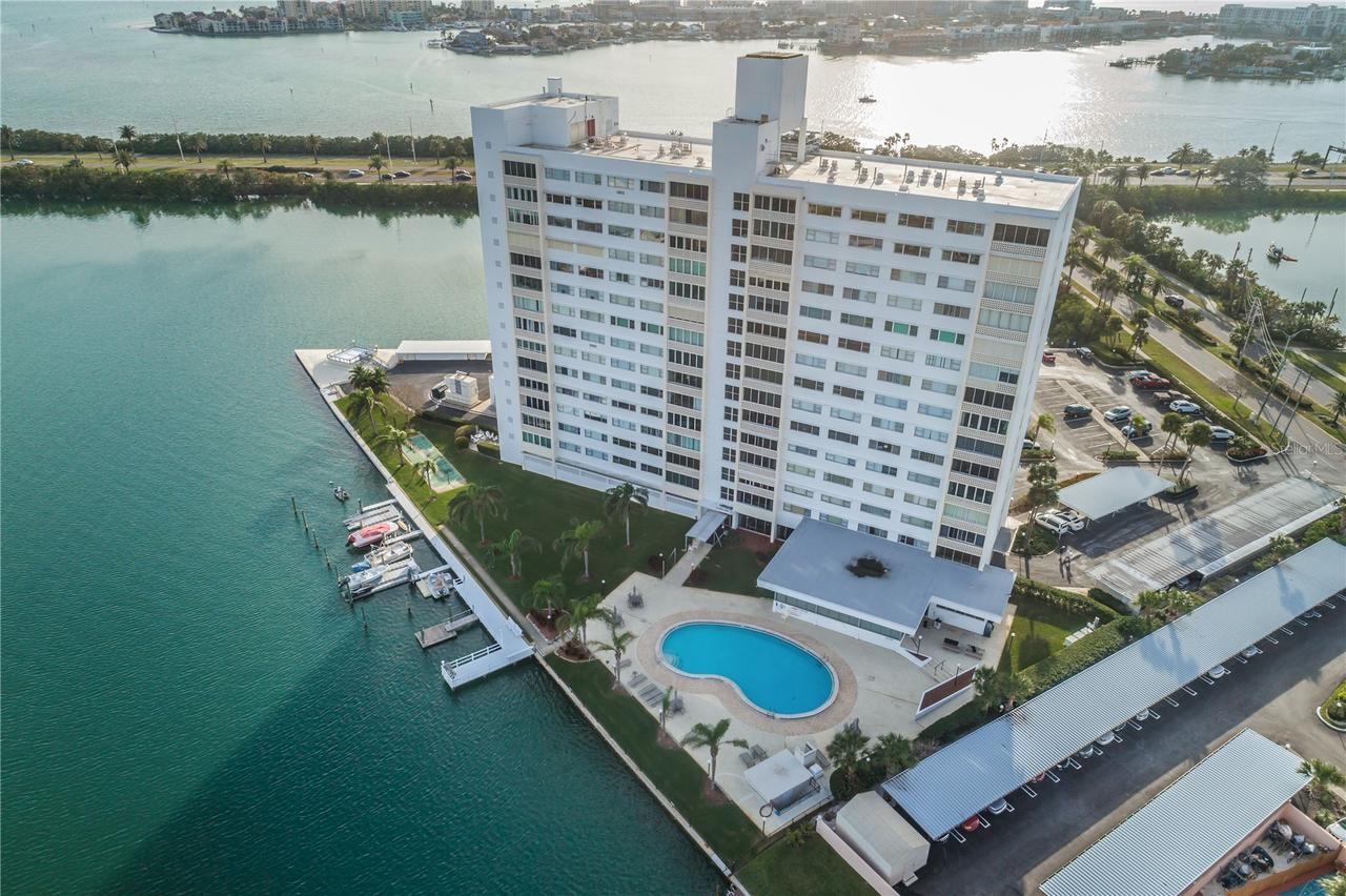 31 Island Way #1403, Clearwater Beach, FL 33767