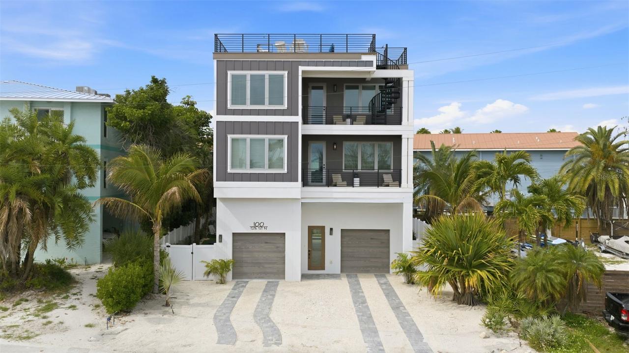100 12th St., Bradenton Beach, FL 34217