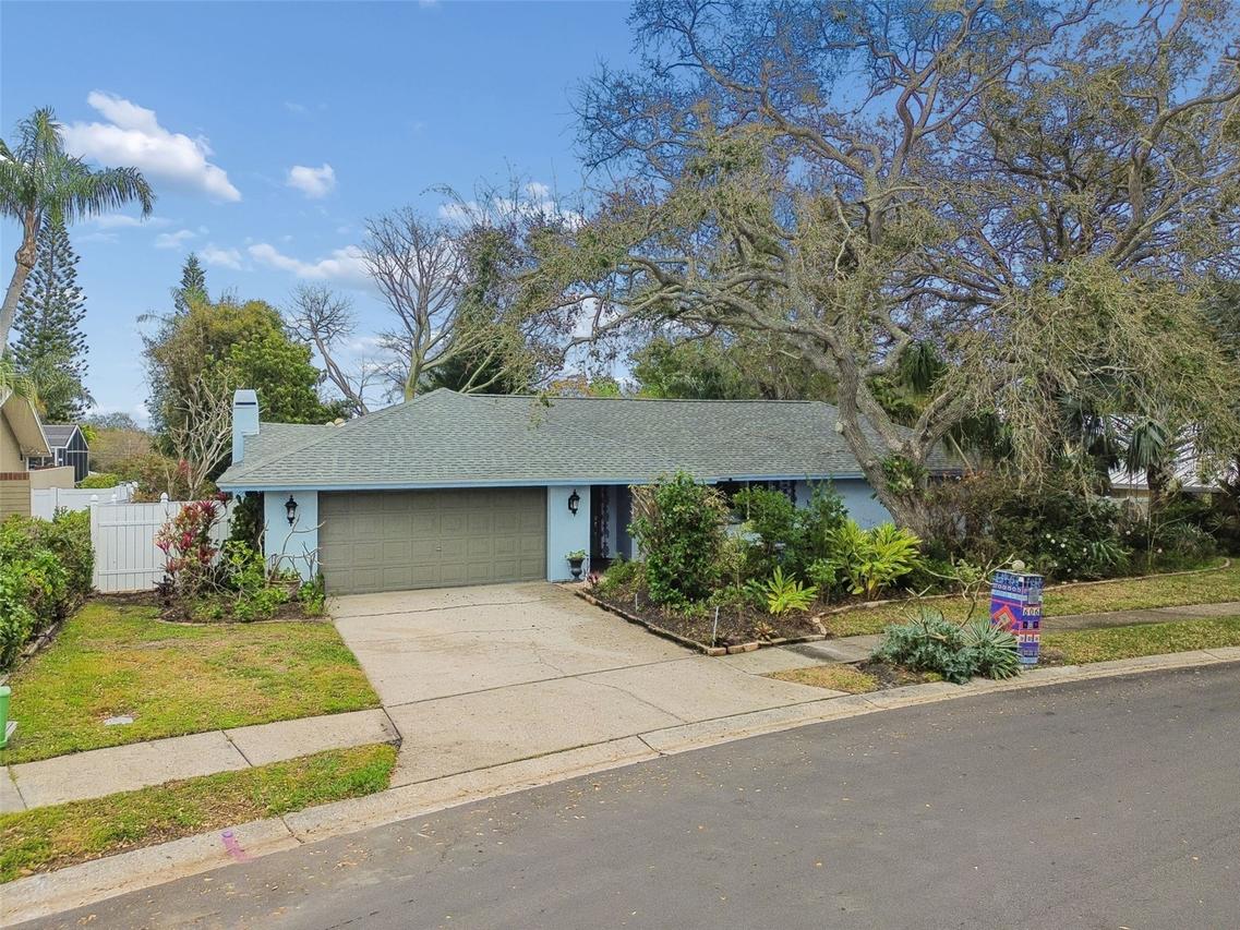 606 Grovewood Ln., Largo, FL 33770