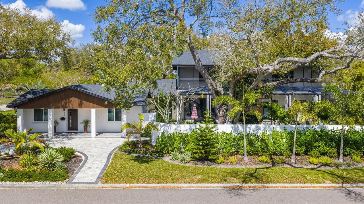 639 43rd Ave., St Petersburg, FL 33701
