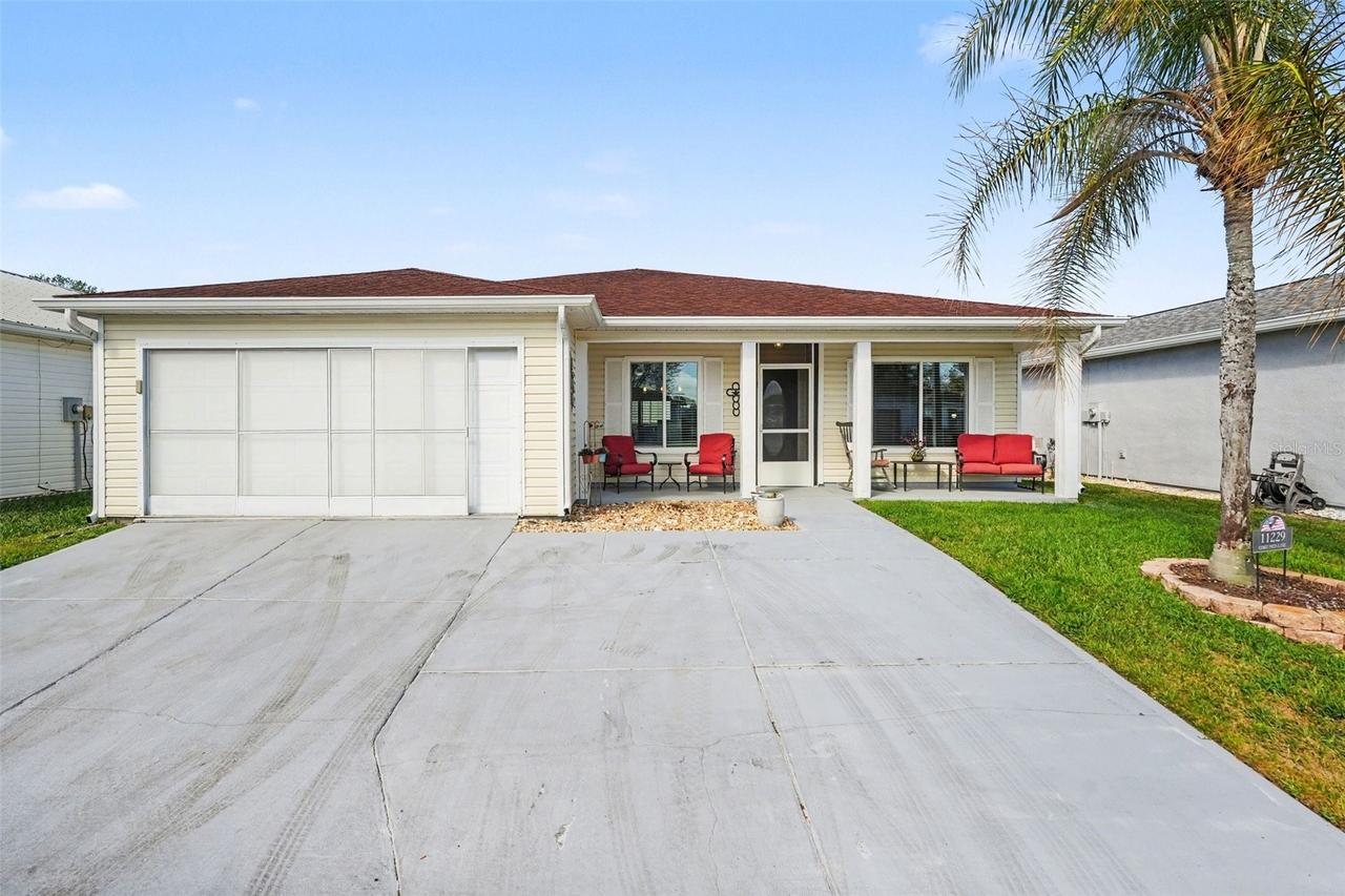 11229 Corey Pavin Ln., San Antonio, FL 33576