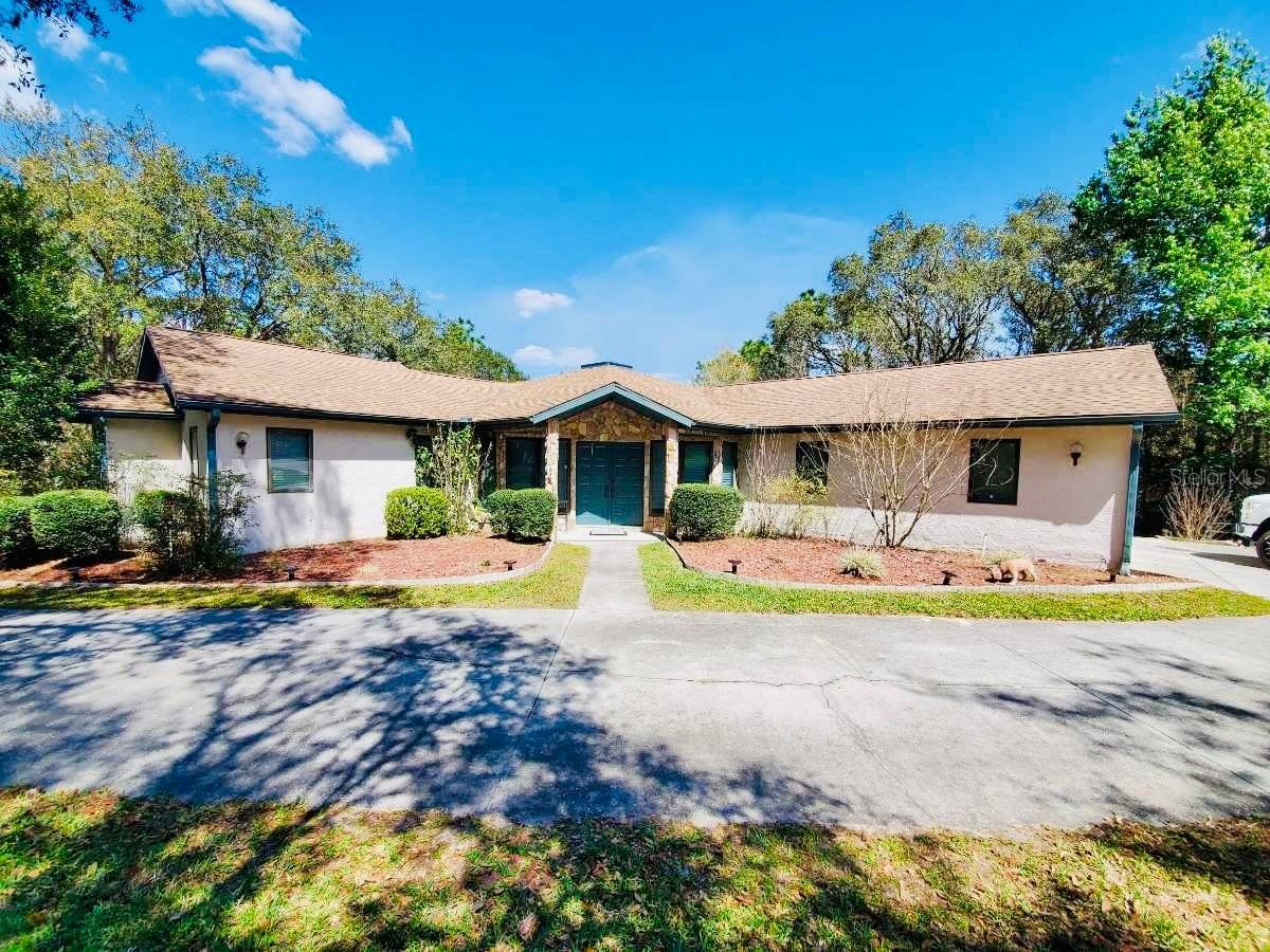 585 E Foresthill Pl., Hernando, FL 34442