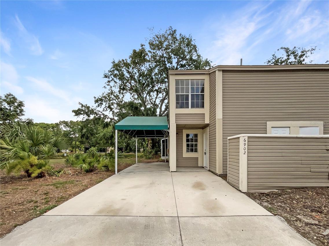 6902 Lakeview Ct., Tampa, FL 33634