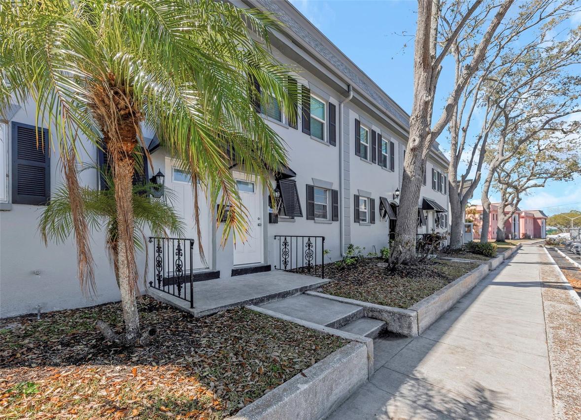 6976 Sunset Dr., St Petersburg, FL 33707