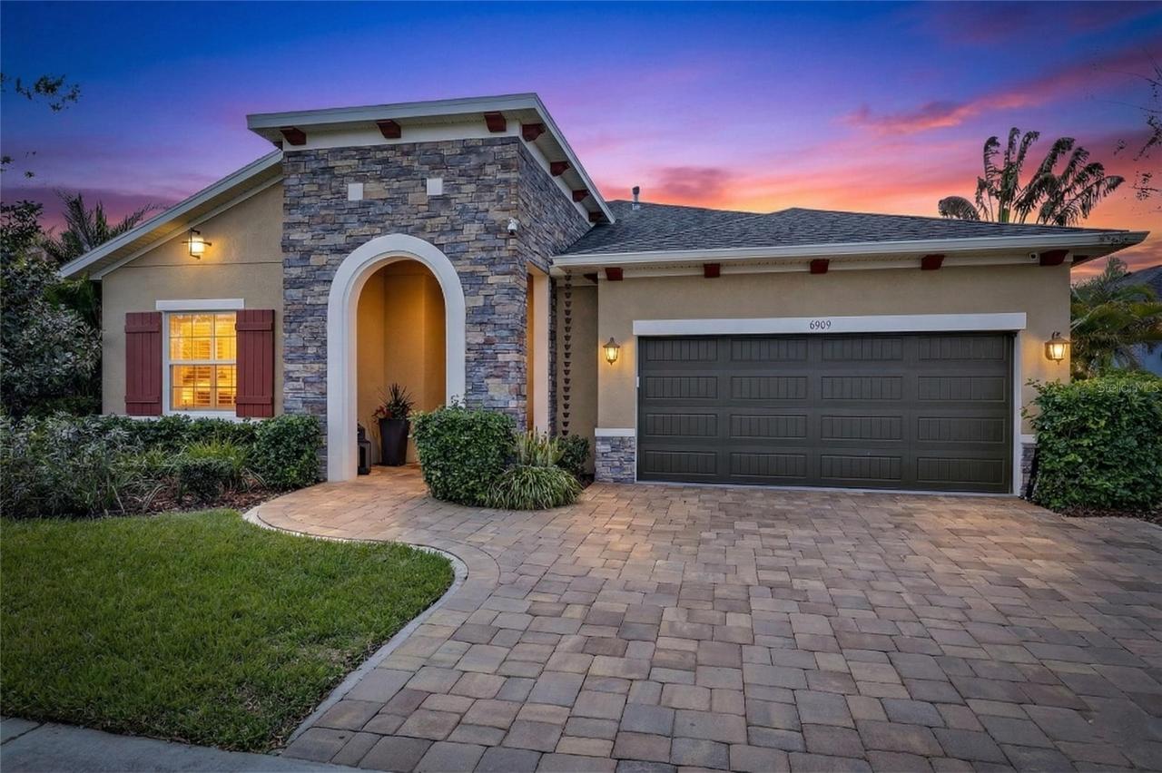 6909 Crestpoint Dr., Apollo Beach, FL 33572