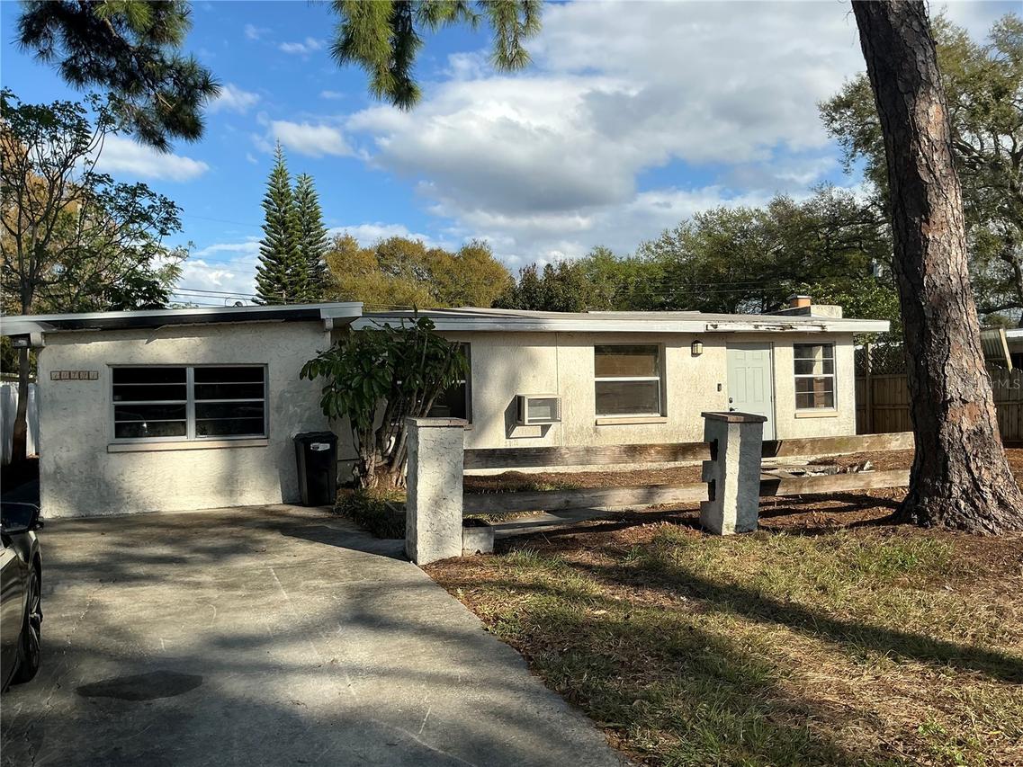 10791 105th St., Largo, FL 33773