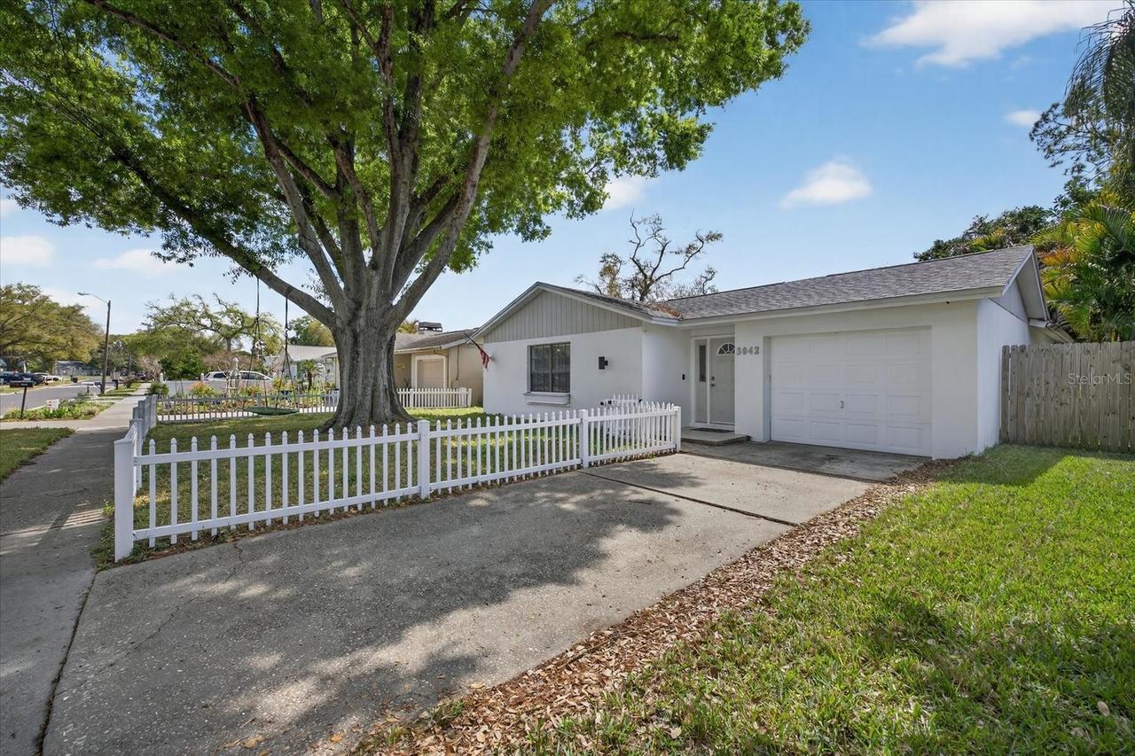 3042 Cypress Green Dr., Palm Harbor, FL 34684