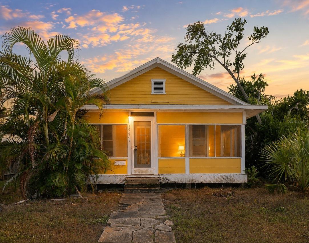 1466 30th Ave., St Petersburg, FL 33704