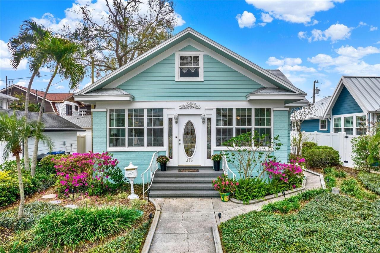 210 15th Ave., St Petersburg, FL 33704