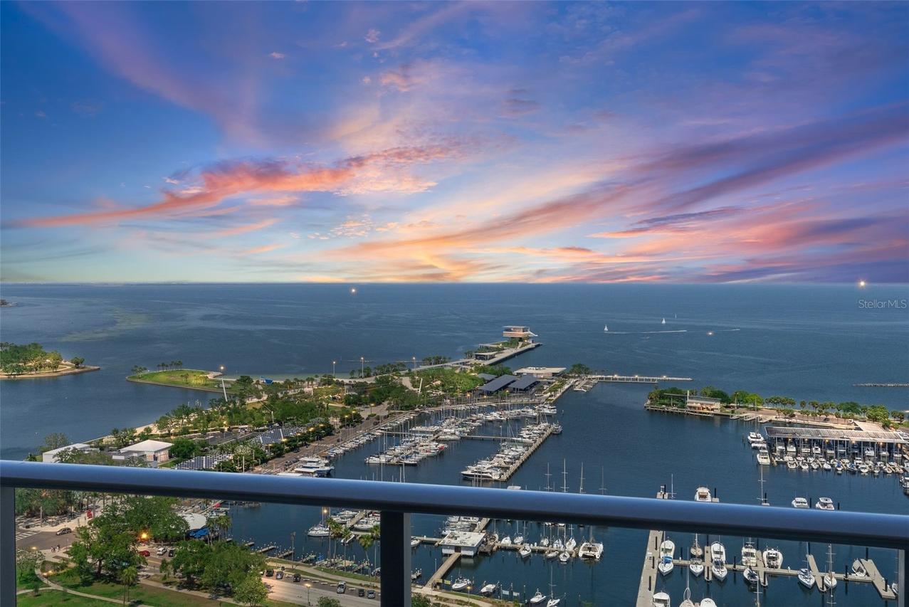 100 1st Ave. #2703, St Petersburg, FL 33701