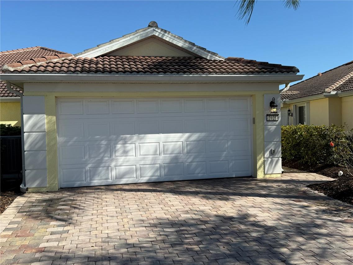 2121 Burgos Dr., Sarasota, FL 34238