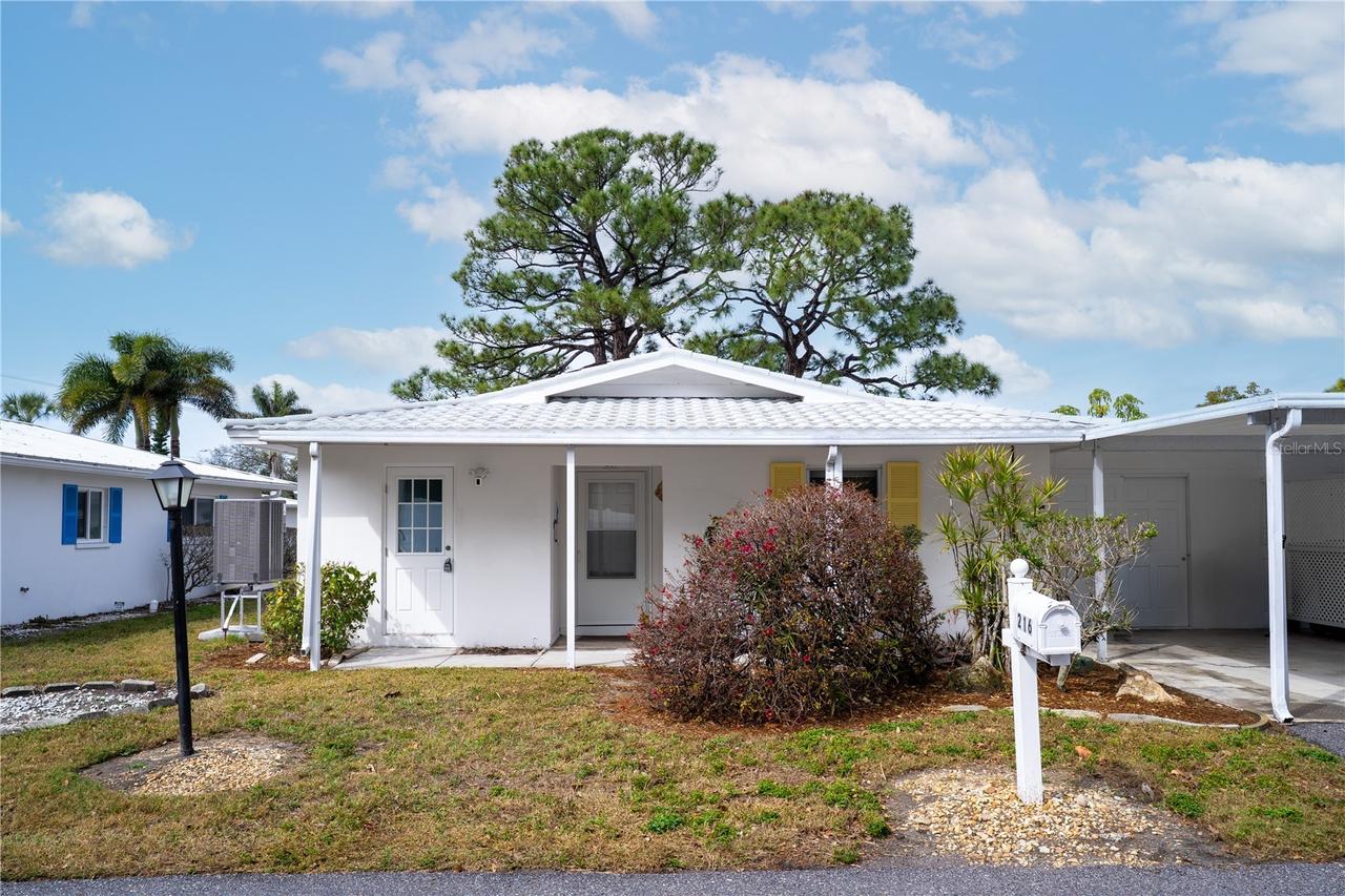 216 Fair Winds Dr., Nokomis, FL 34275