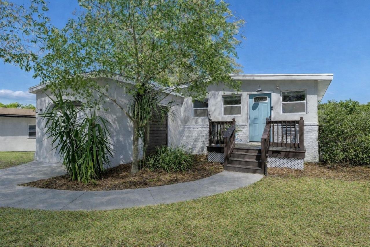 4611 W Paxton Ave., Tampa, FL 33611