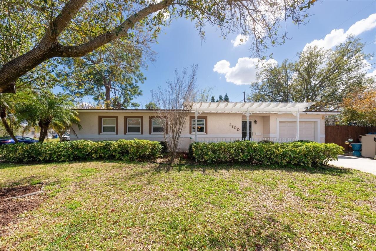1700 74th Ave., St Petersburg, FL 33702