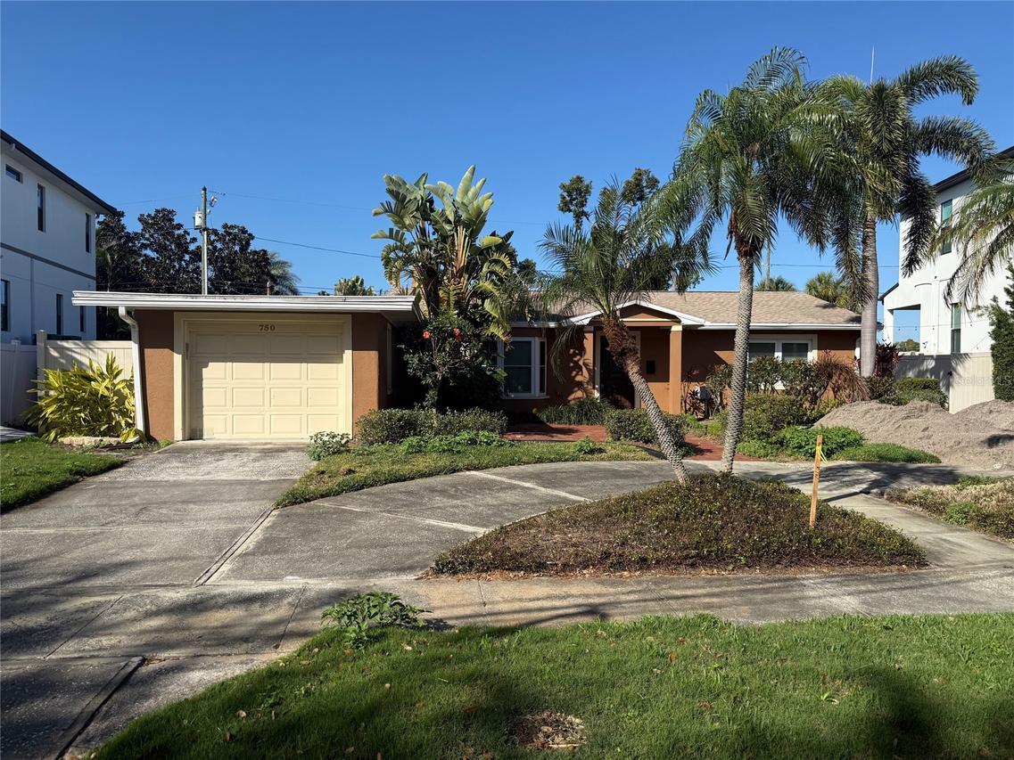 750 Cordova Blvd., St Petersburg, FL 33704