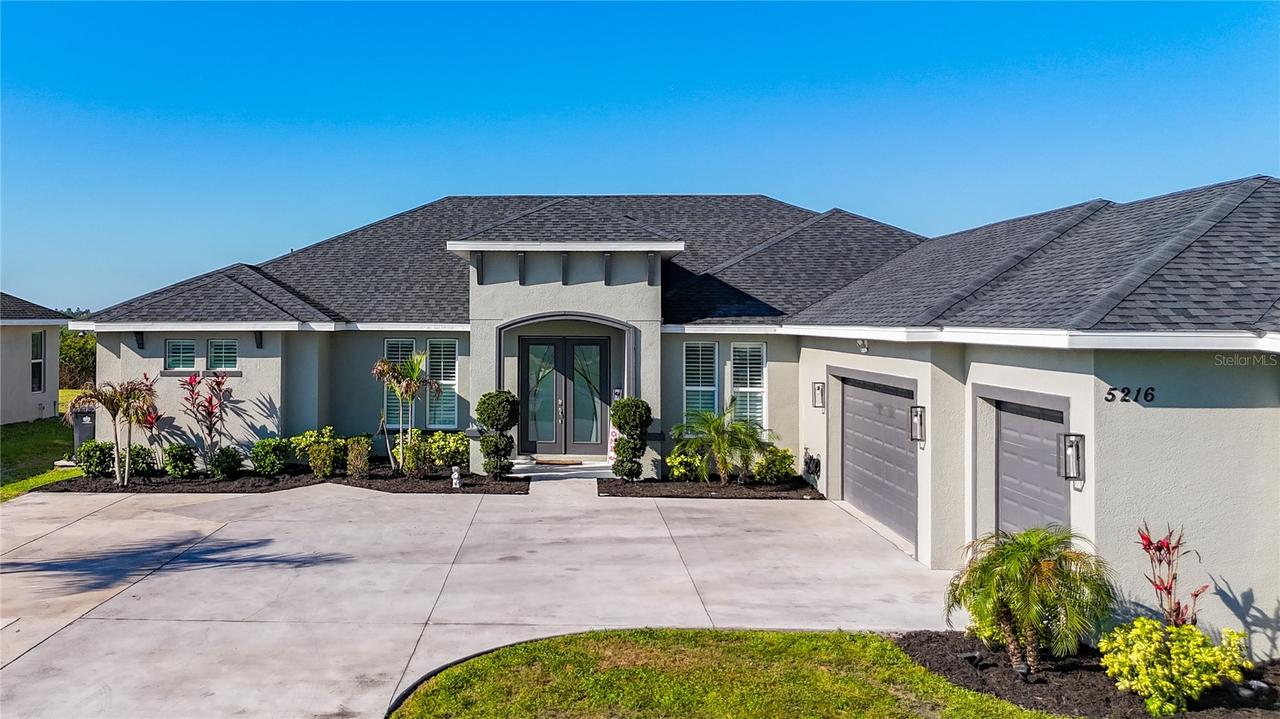 5216 Lake Venice Dr., Wimauma, FL 33598