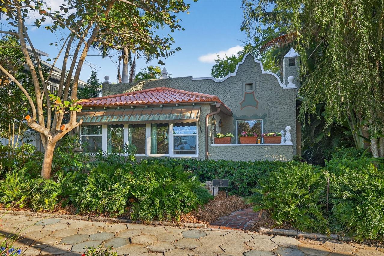 745 16th Ave., St Petersburg, FL 33704