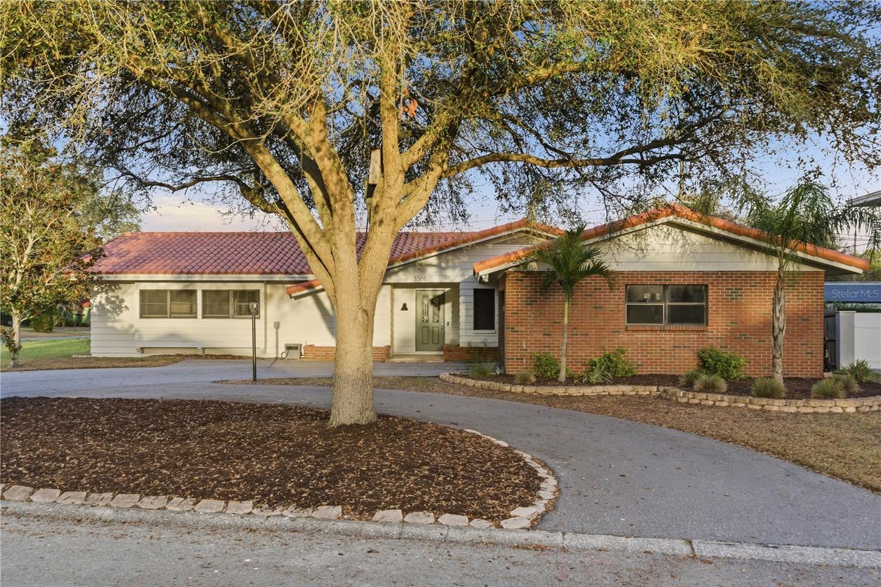 1001 Willowbranch Ave., Clearwater, FL 33764