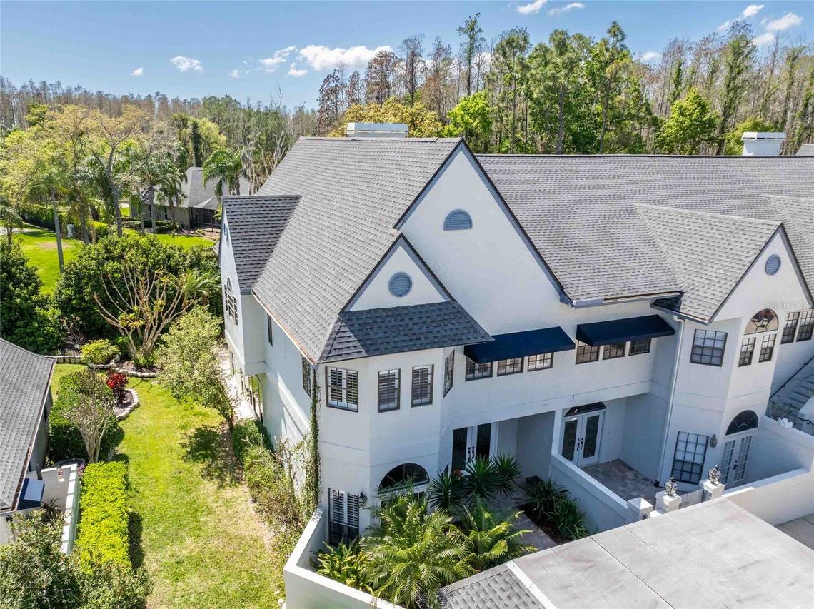 18724 Wimbledon Cir., Lutz, FL 33558