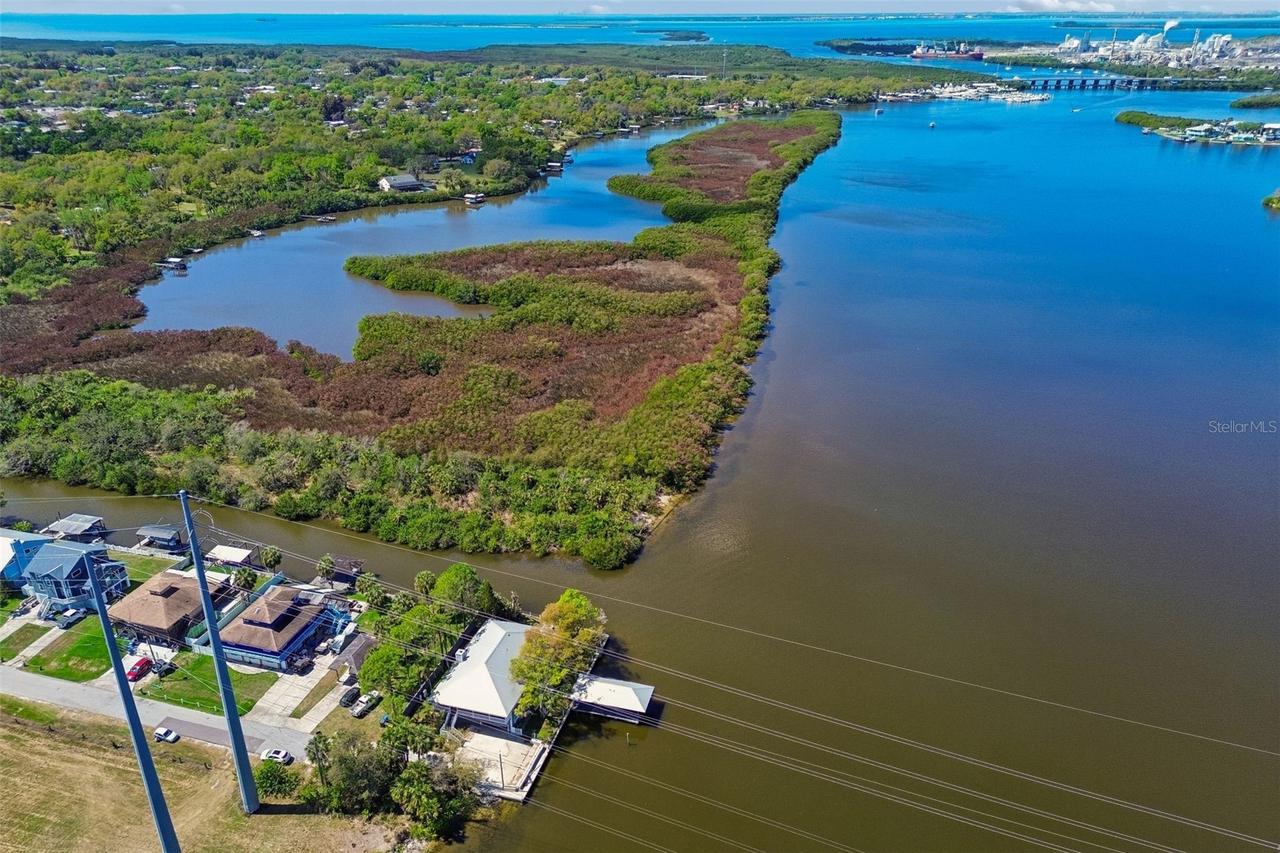 9901 Bay Dr., Gibsonton, FL 33534