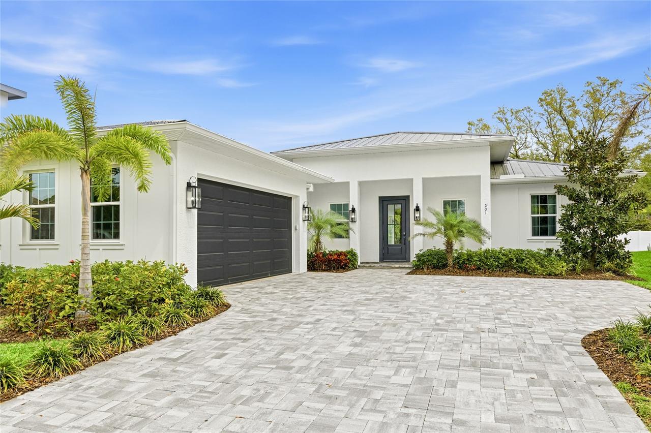 201 S Shade Ave., Sarasota, FL 34237