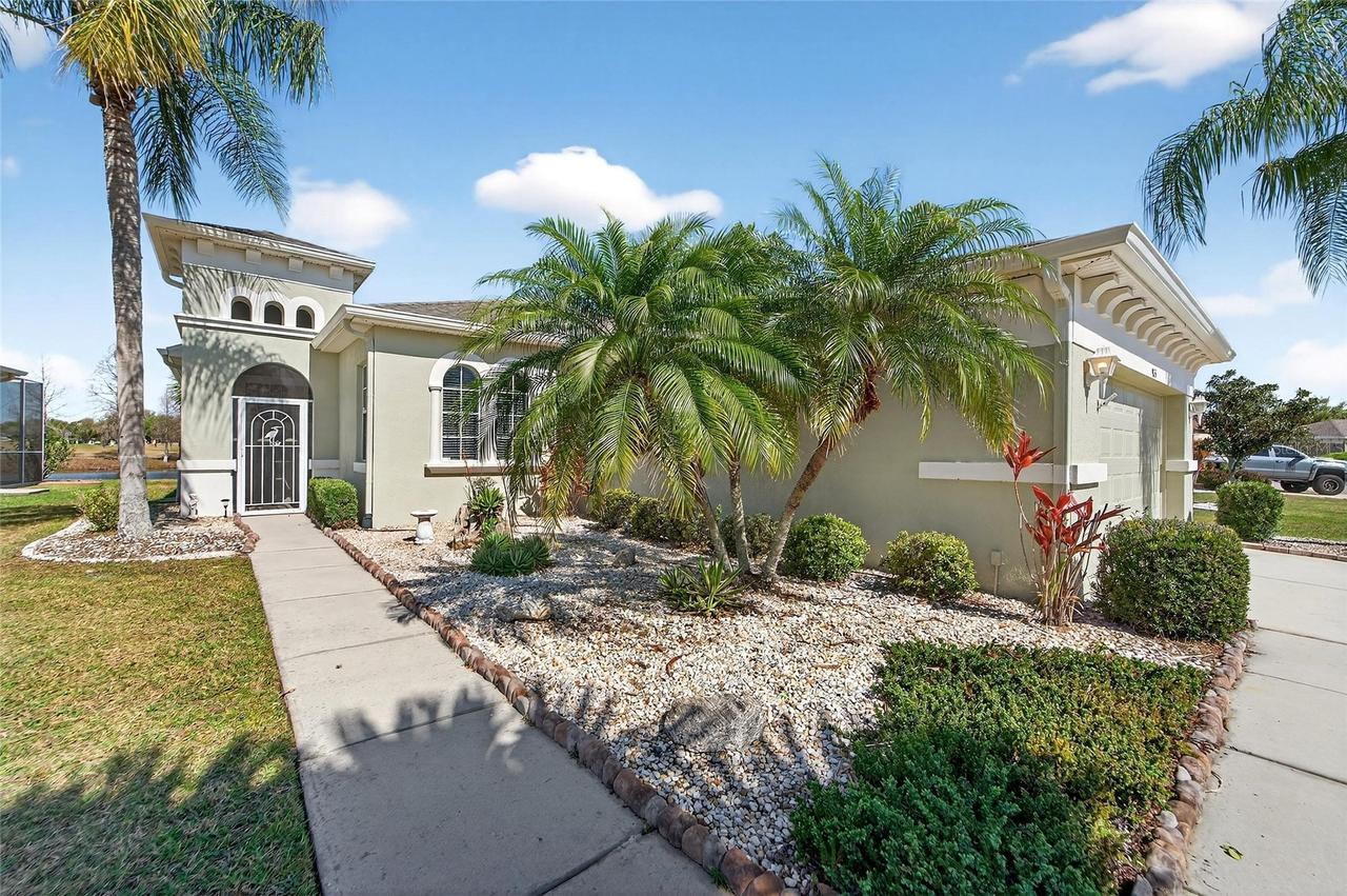 915 Regal Manor Way, Sun City Center, FL 33573