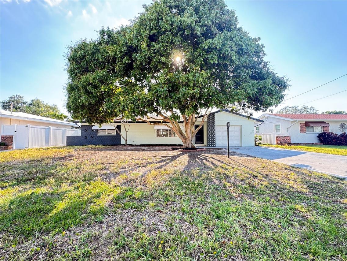8484 120th St., Seminole, FL 33772