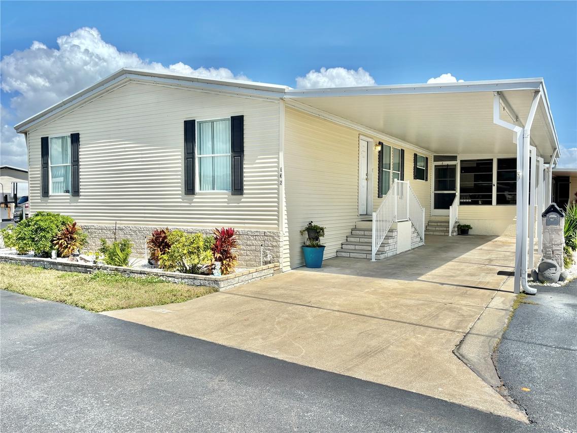 136 Americana Ct. #230, St Petersburg, FL 33702